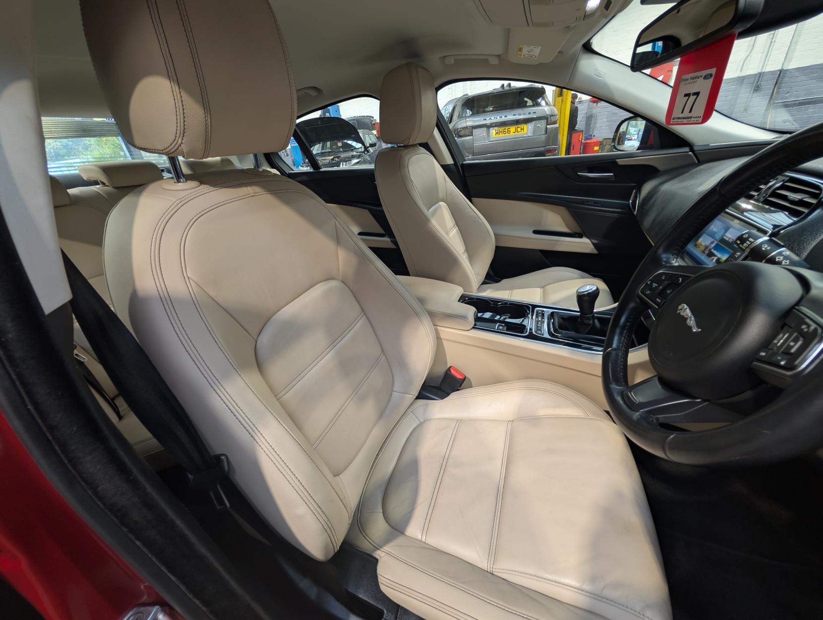 Jaguar XE 2.0d Prestige Saloon 4dr Diesel Manual Euro 6 (s/s) (163 ps)