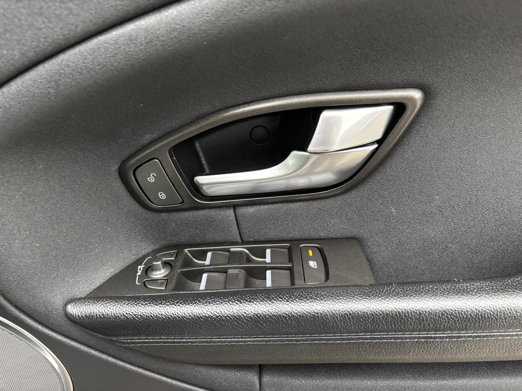 Land Rover Range Rover Evoque 2.0 eD4 SE SUV 5dr Diesel Manual FWD Euro 6 (s/s) (150 ps)