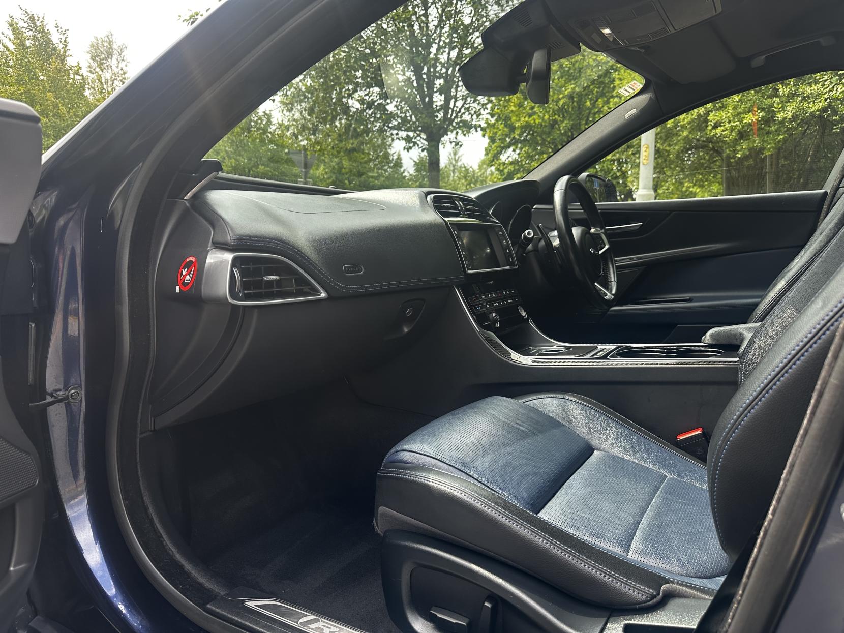 Jaguar XE 2.0d R-Sport Saloon 4dr Diesel Auto Euro 6 (s/s) (180 ps)