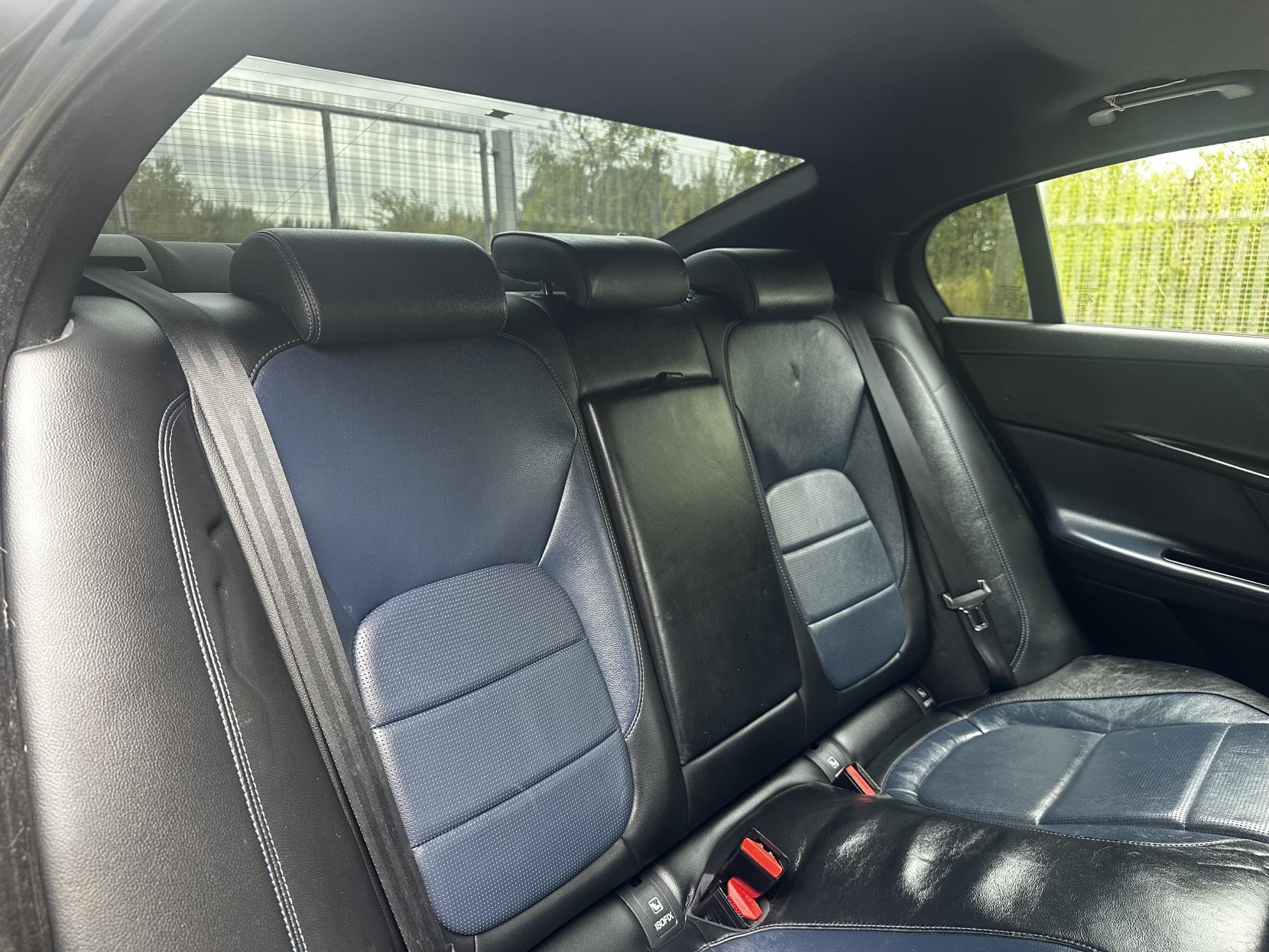 Jaguar XE 2.0d R-Sport Saloon 4dr Diesel Auto Euro 6 (s/s) (180 ps)