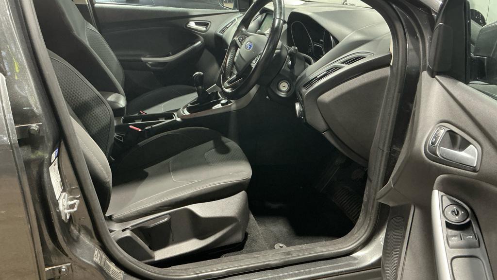 Ford Focus 1.0T EcoBoost Zetec Hatchback 5dr Petrol Manual Euro 6 (s/s) (100 ps)