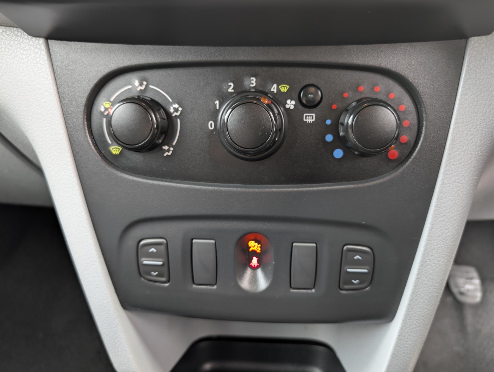 Dacia Sandero 1.5 dCi Ambiance Hatchback 5dr Diesel Manual Euro 5 (90 ps)