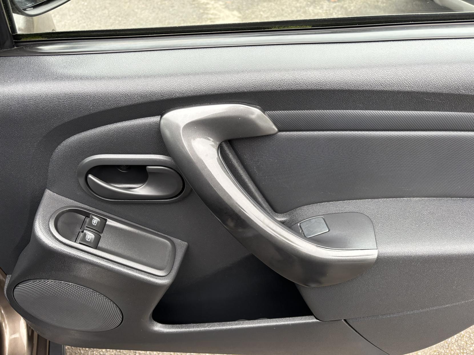 Dacia Duster 1.6 SCe Ambiance SUV 5dr Petrol Manual Euro 6 (s/s) (115 ps)