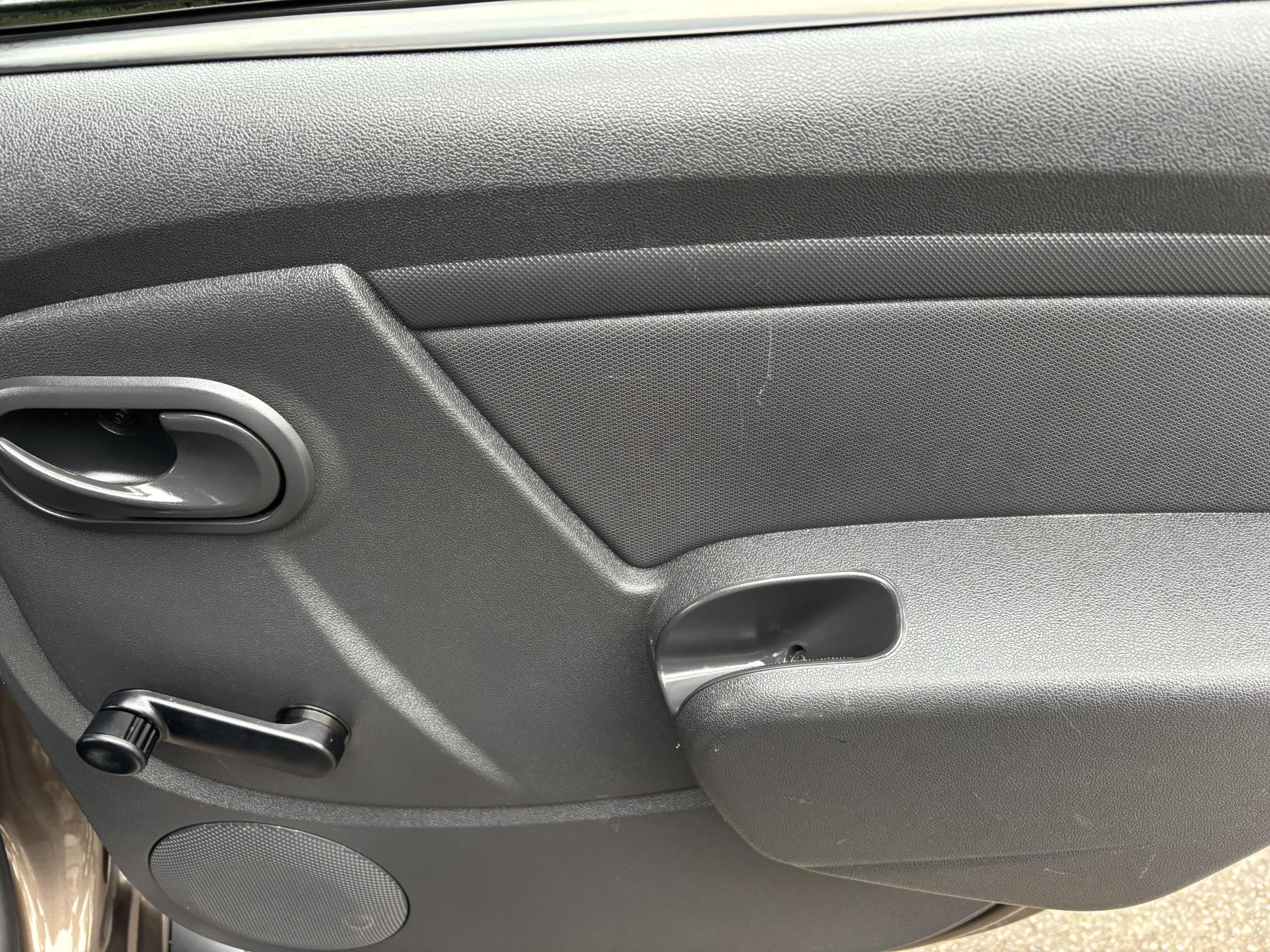 Dacia Duster 1.6 SCe Ambiance SUV 5dr Petrol Manual Euro 6 (s/s) (115 ps)