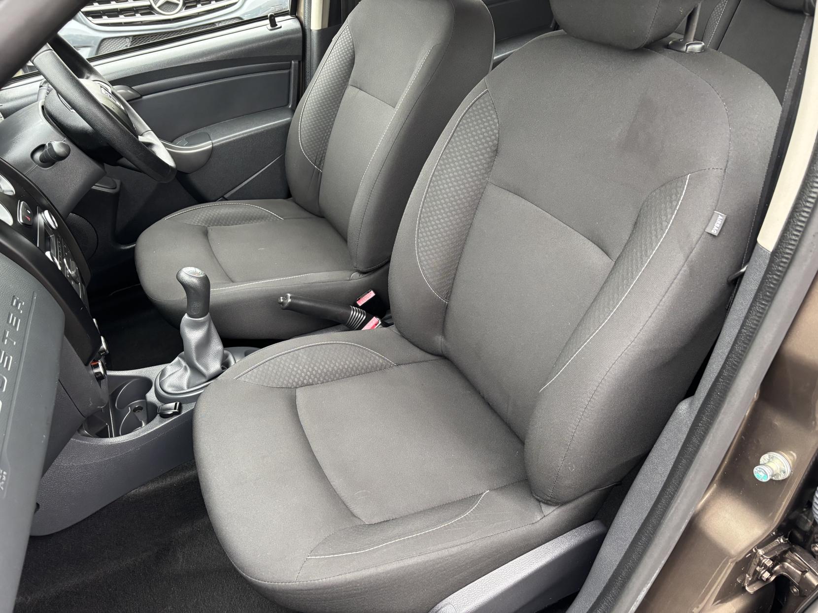 Dacia Duster 1.6 SCe Ambiance SUV 5dr Petrol Manual Euro 6 (s/s) (115 ps)