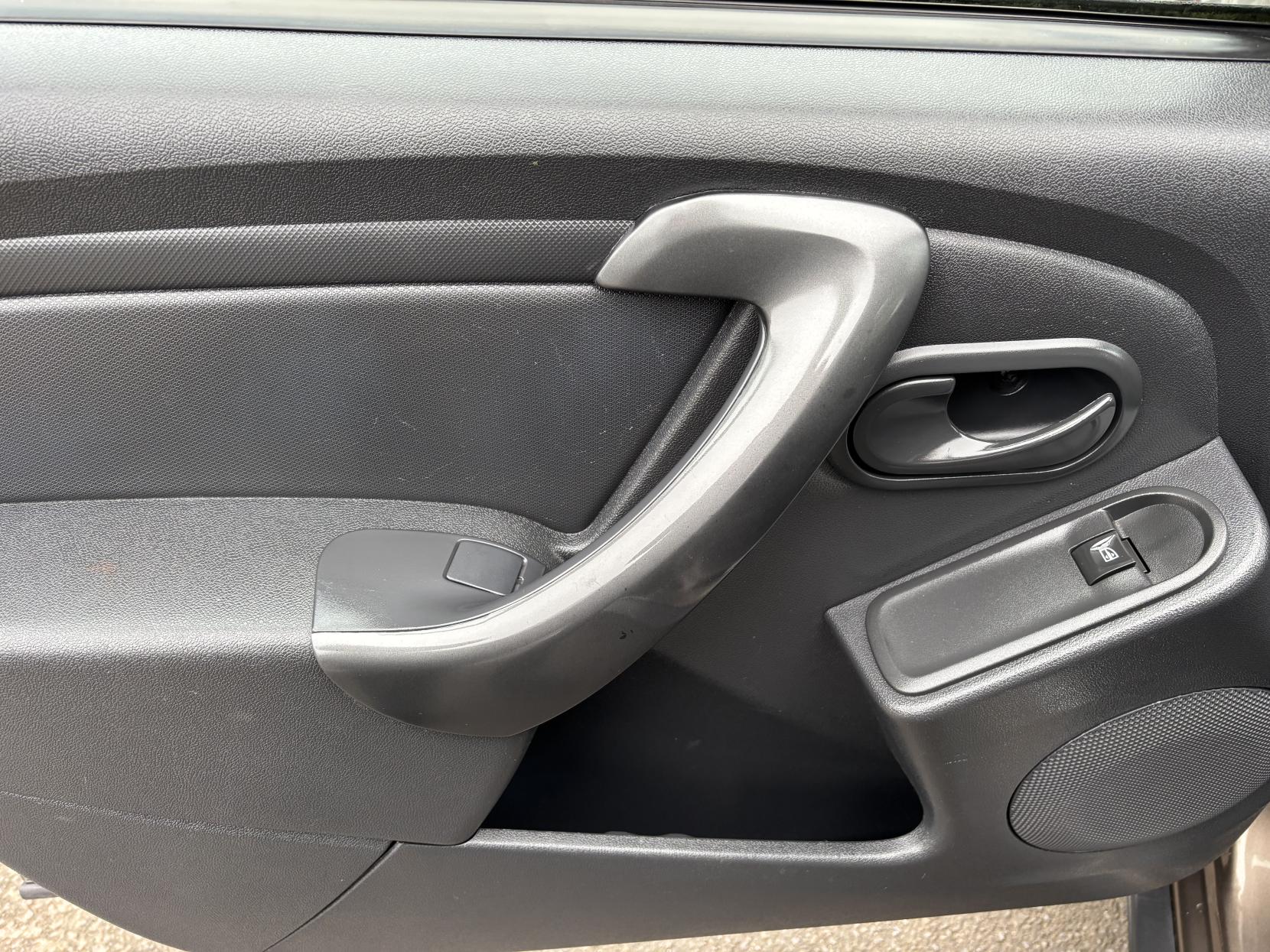 Dacia Duster 1.6 SCe Ambiance SUV 5dr Petrol Manual Euro 6 (s/s) (115 ps)