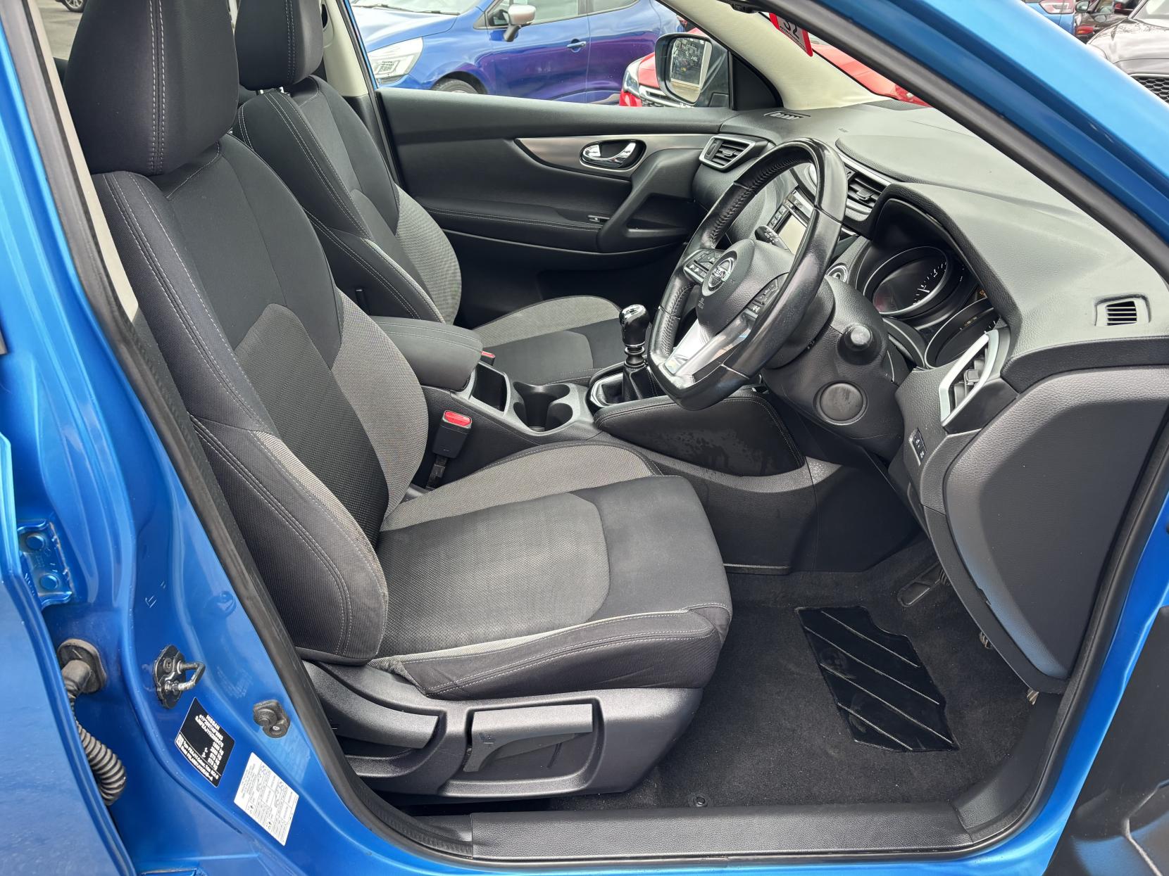 Nissan Qashqai 1.2 DIG-T N-Connecta SUV 5dr Petrol Manual Euro 6 (s/s) (115 ps)