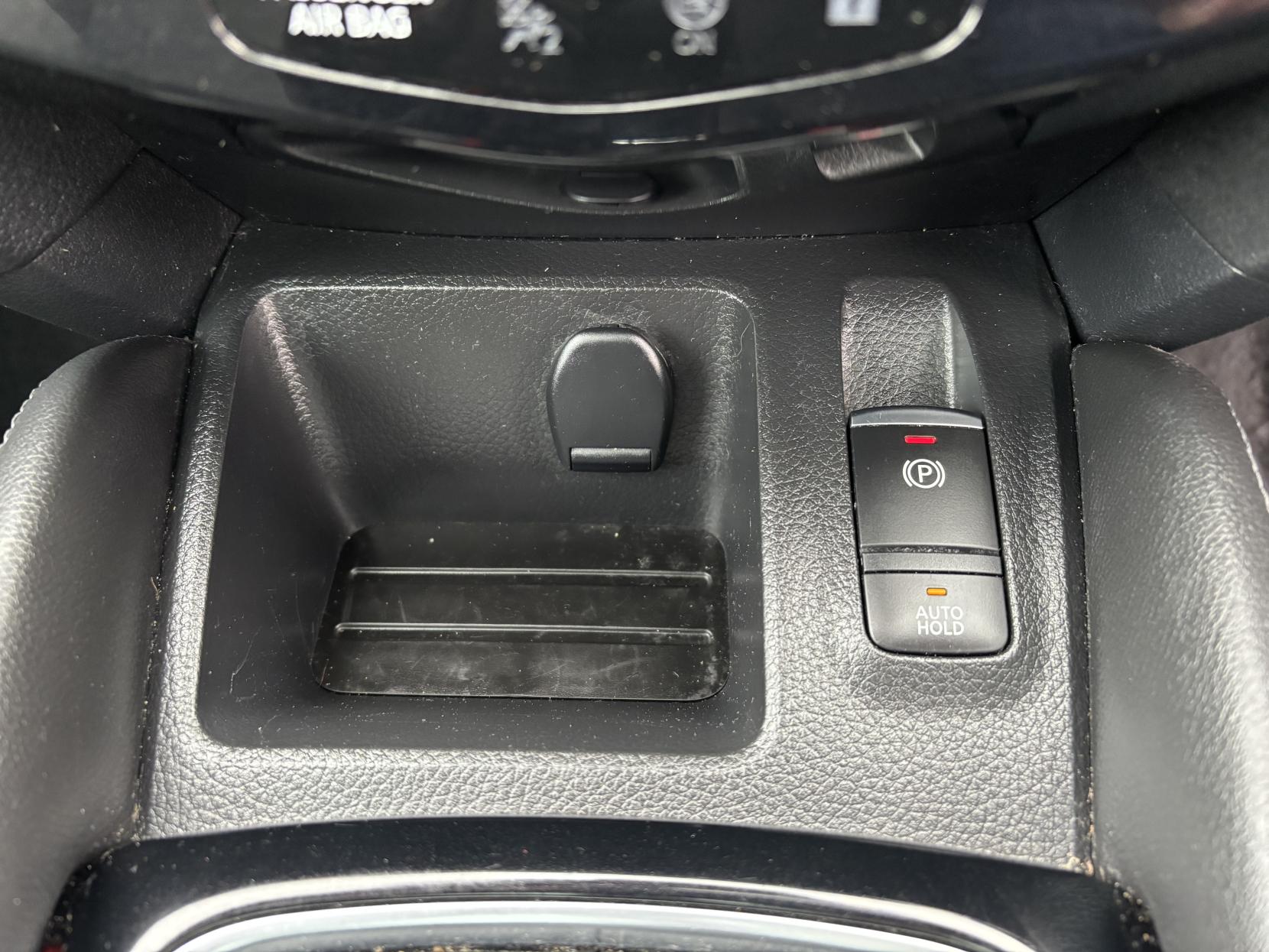 Nissan Qashqai 1.2 DIG-T N-Connecta SUV 5dr Petrol Manual Euro 6 (s/s) (115 ps)