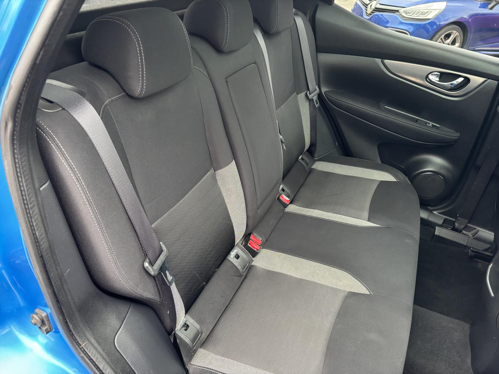 Nissan Qashqai 1.2 DIG-T N-Connecta SUV 5dr Petrol Manual Euro 6 (s/s) (115 ps)