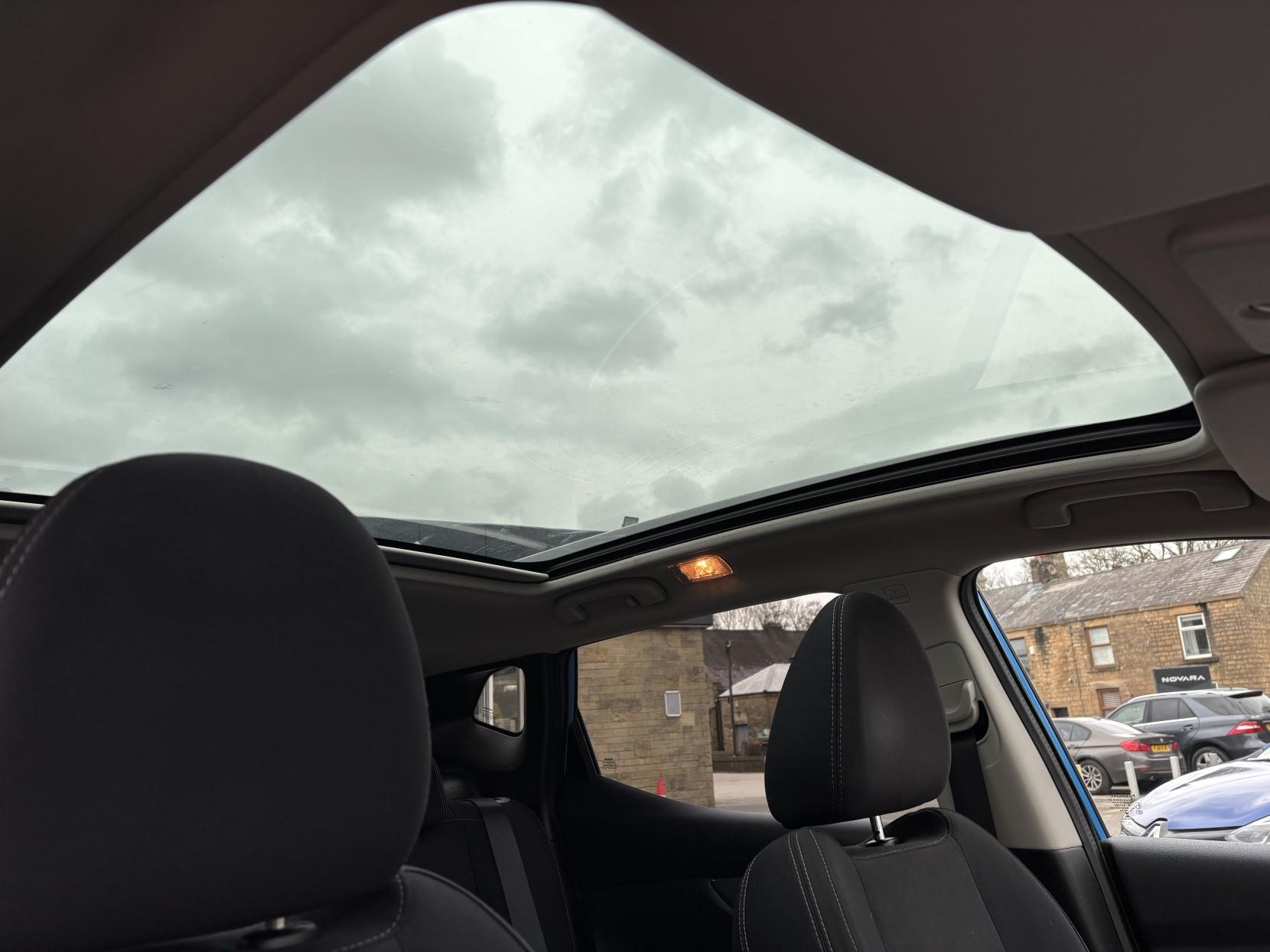 Nissan Qashqai 1.2 DIG-T N-Connecta SUV 5dr Petrol Manual Euro 6 (s/s) (115 ps)