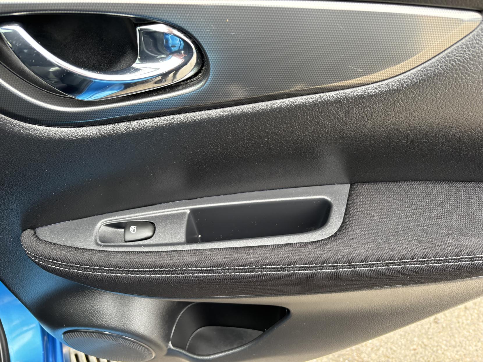 Nissan Qashqai 1.2 DIG-T N-Connecta SUV 5dr Petrol Manual Euro 6 (s/s) (115 ps)