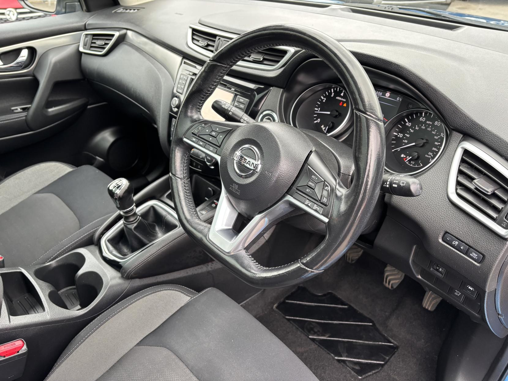 Nissan Qashqai 1.2 DIG-T N-Connecta SUV 5dr Petrol Manual Euro 6 (s/s) (115 ps)