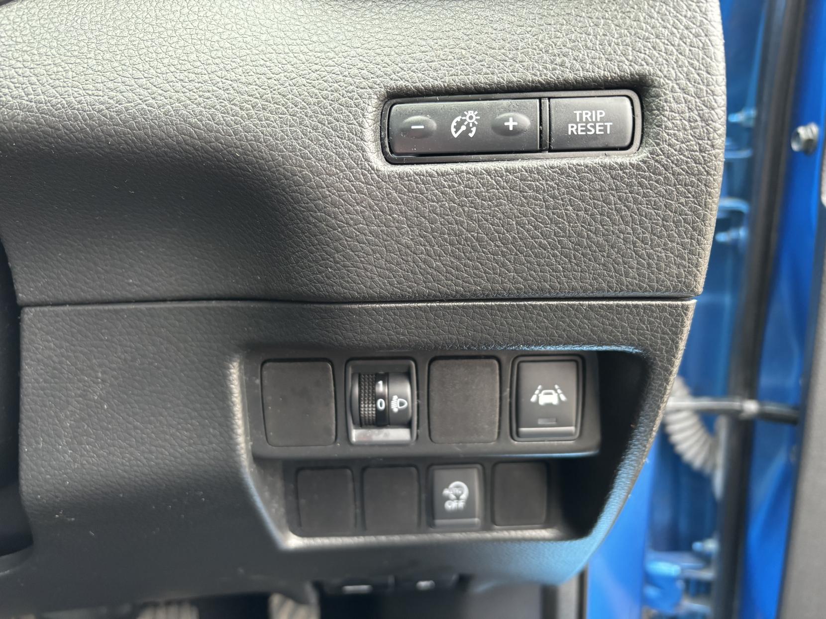 Nissan Qashqai 1.2 DIG-T N-Connecta SUV 5dr Petrol Manual Euro 6 (s/s) (115 ps)