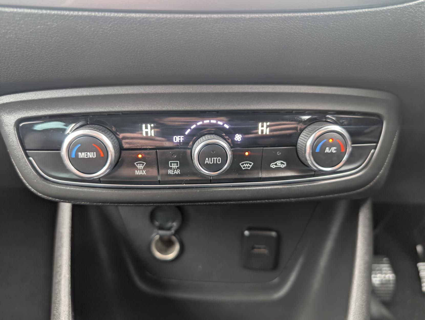 Vauxhall Crossland X 1.2 Elite SUV 5dr Petrol Manual Euro 6 (83 ps)