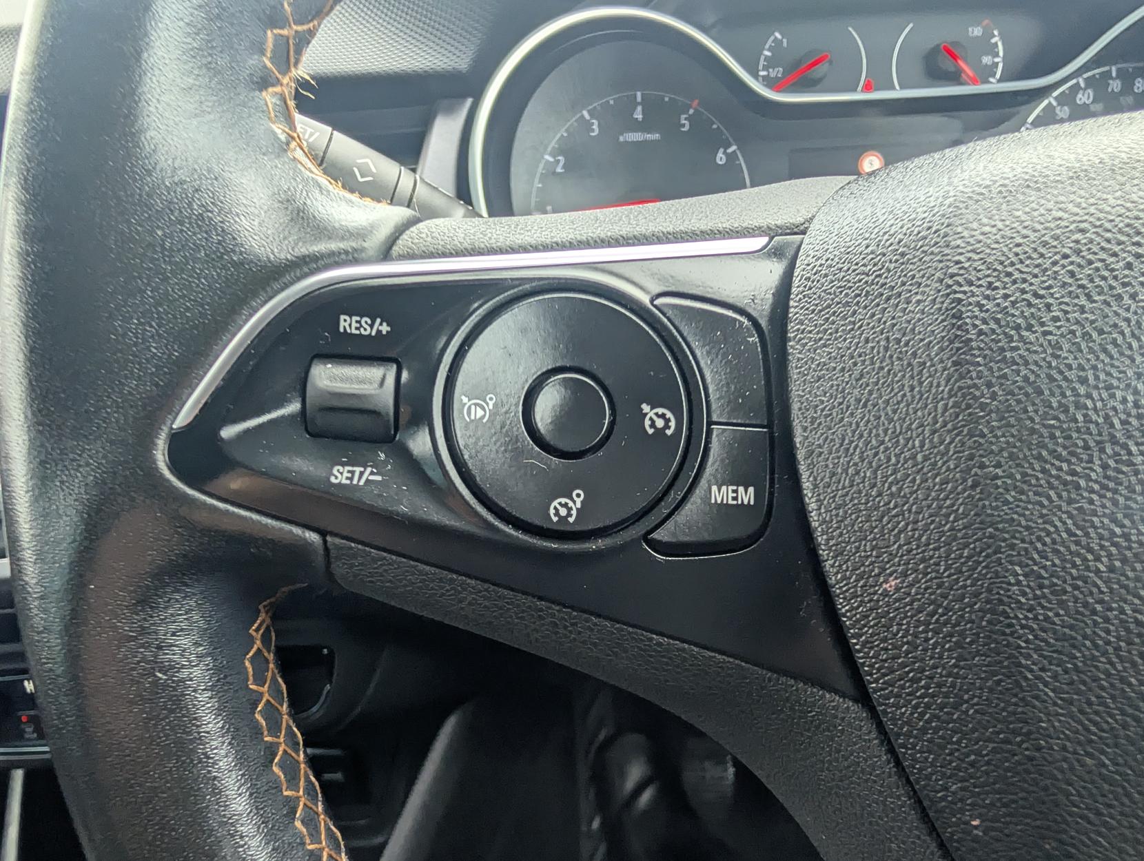 Vauxhall Crossland X 1.2 Elite SUV 5dr Petrol Manual Euro 6 (83 ps)