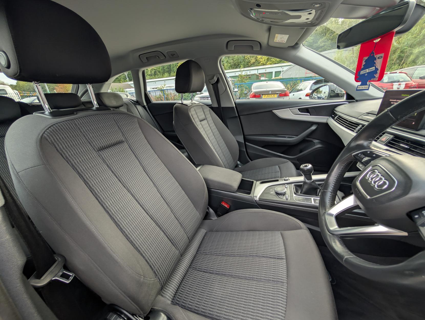 Audi A4 Avant 2.0 TFSI 35 SE Estate 5dr Petrol Manual Euro 6 (s/s) (150 ps)