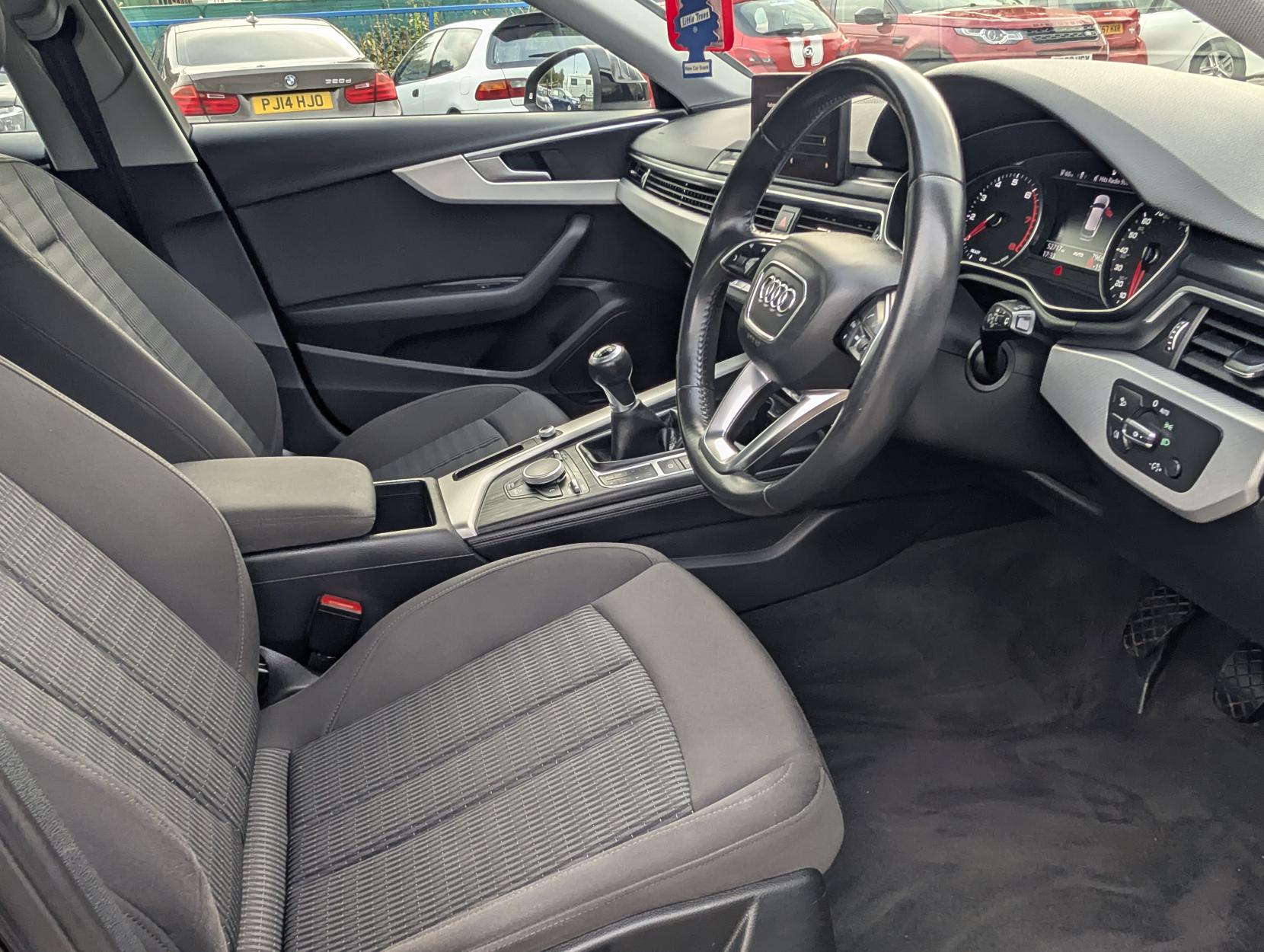 Audi A4 Avant 2.0 TFSI 35 SE Estate 5dr Petrol Manual Euro 6 (s/s) (150 ps)