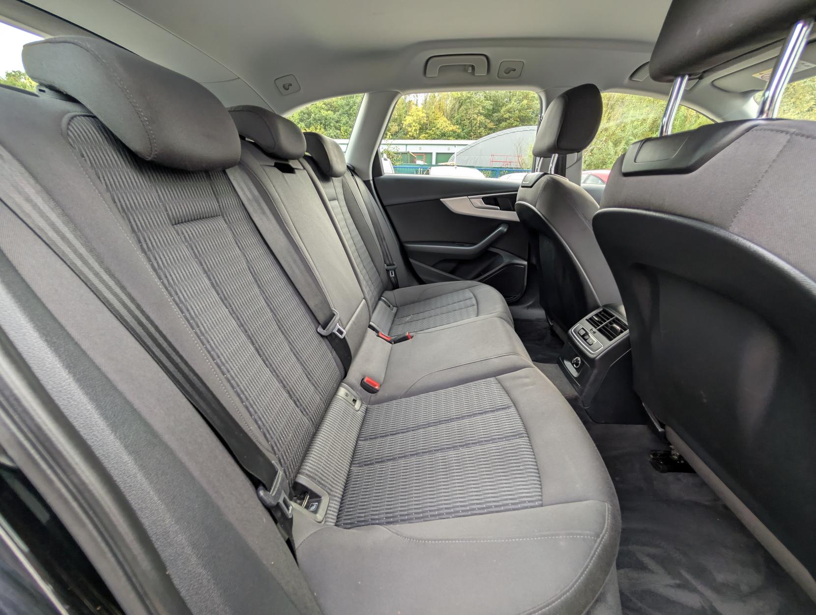 Audi A4 Avant 2.0 TFSI 35 SE Estate 5dr Petrol Manual Euro 6 (s/s) (150 ps)