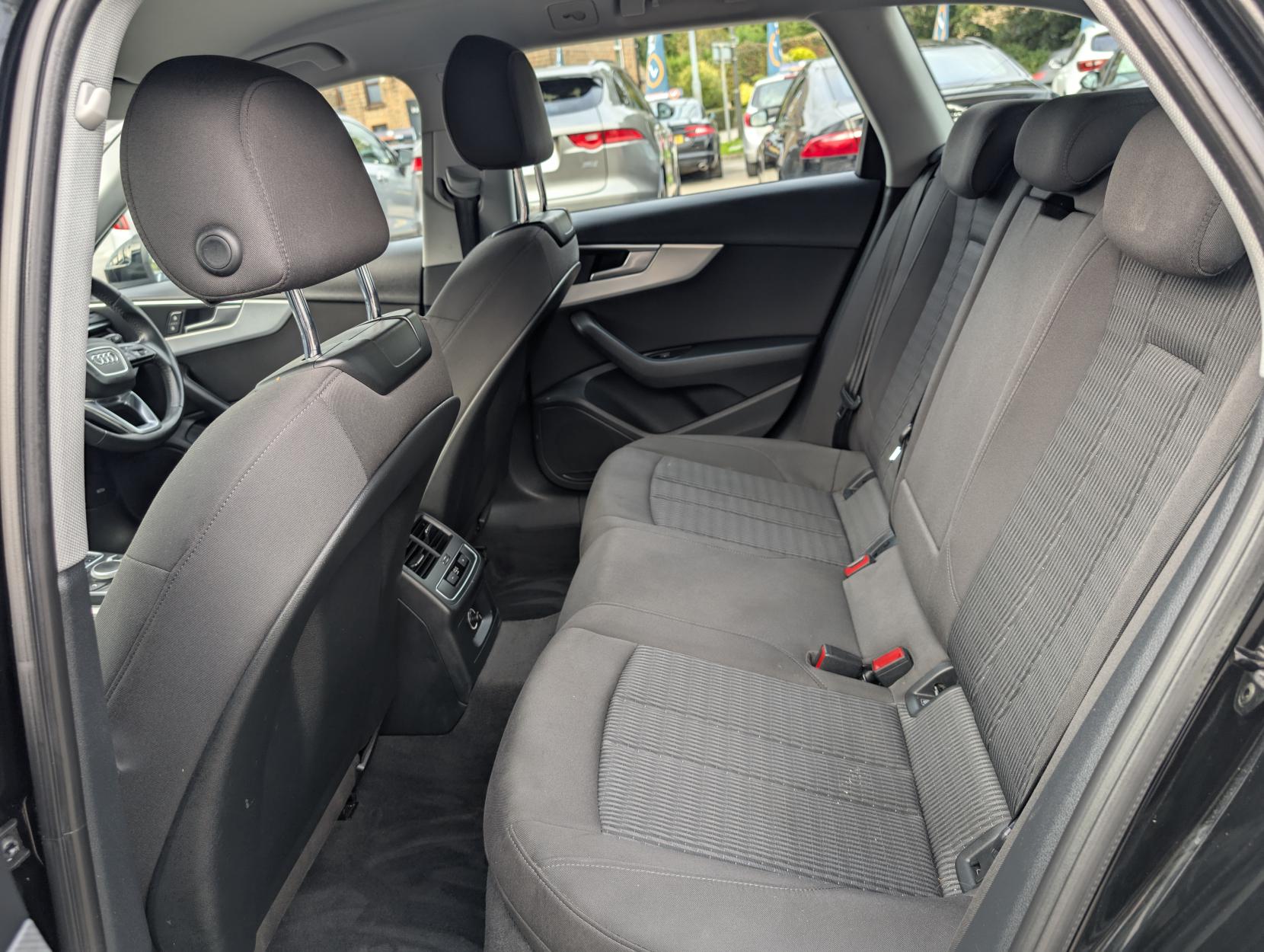 Audi A4 Avant 2.0 TFSI 35 SE Estate 5dr Petrol Manual Euro 6 (s/s) (150 ps)