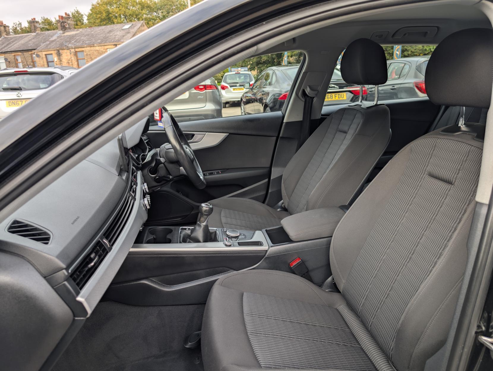 Audi A4 Avant 2.0 TFSI 35 SE Estate 5dr Petrol Manual Euro 6 (s/s) (150 ps)