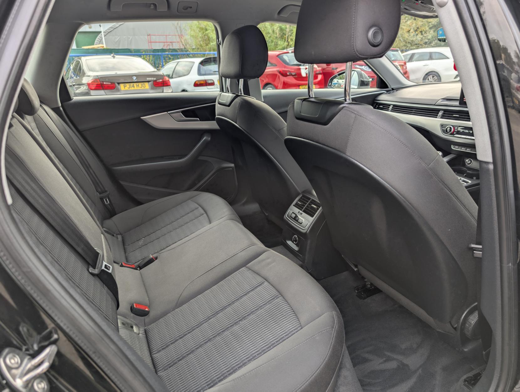 Audi A4 Avant 2.0 TFSI 35 SE Estate 5dr Petrol Manual Euro 6 (s/s) (150 ps)