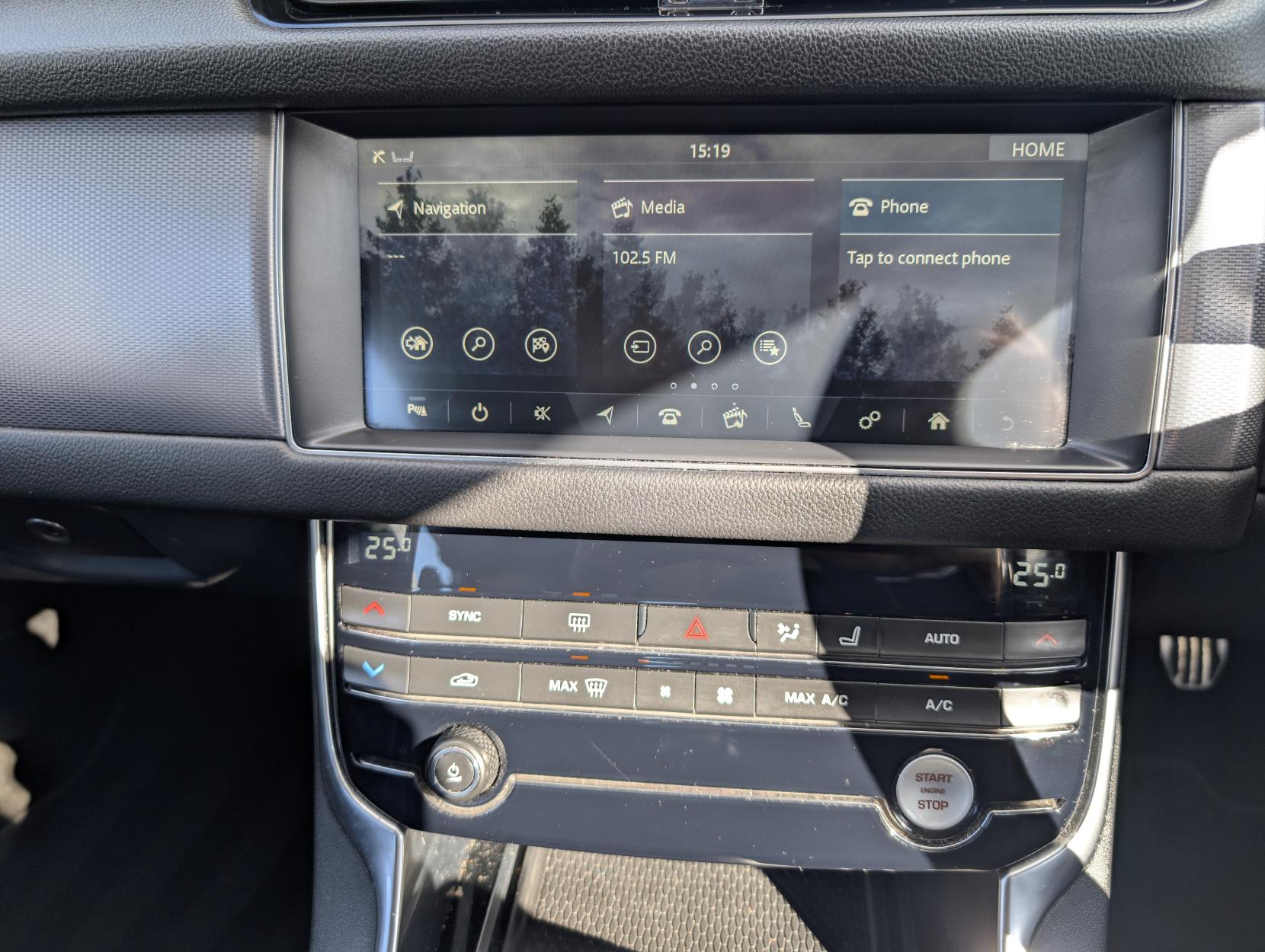 Jaguar XF 2.0d R-Sport Saloon 4dr Diesel Manual Euro 6 (s/s) (163 ps)