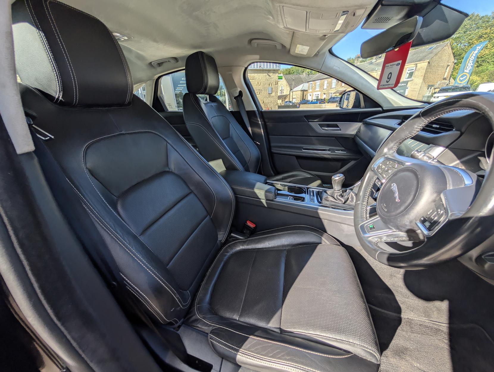 Jaguar XF 2.0d R-Sport Saloon 4dr Diesel Manual Euro 6 (s/s) (163 ps)