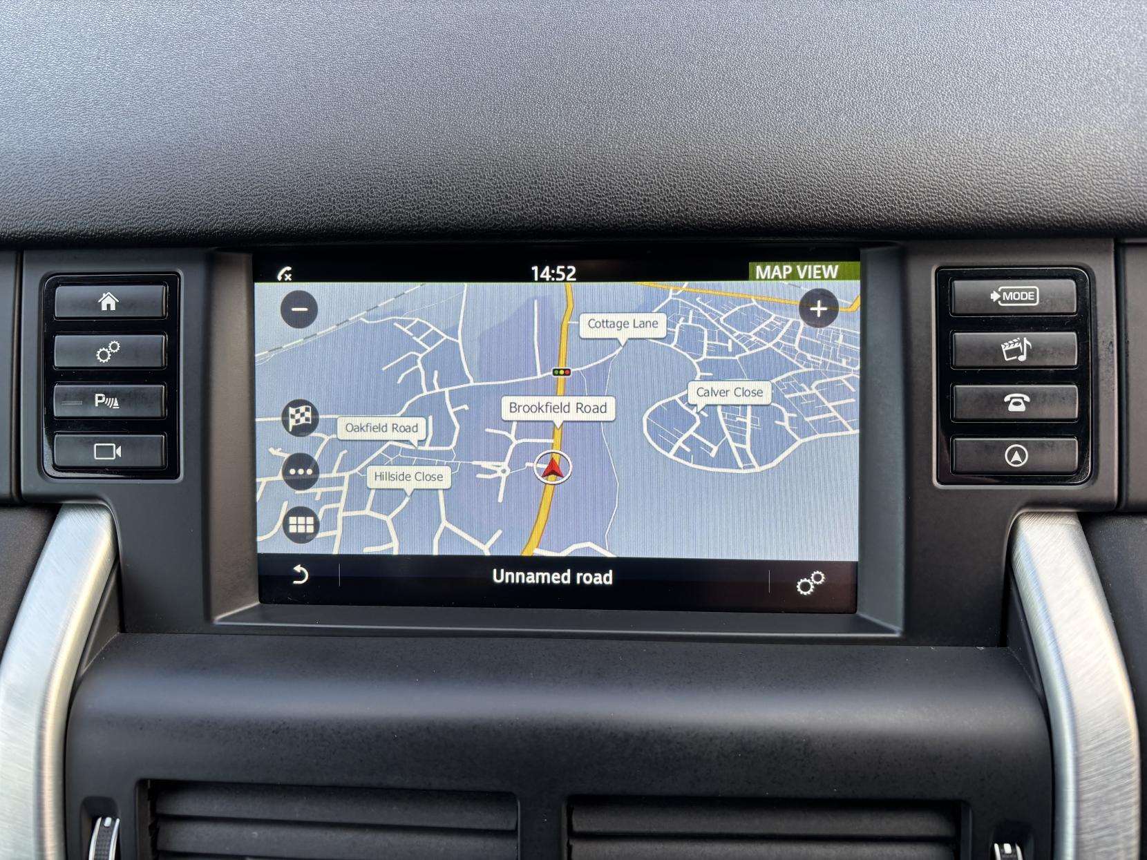 Land Rover Discovery Sport 2.0 TD4 HSE Black SUV 5dr Diesel Auto 4WD Euro 6 (s/s) (180 ps)