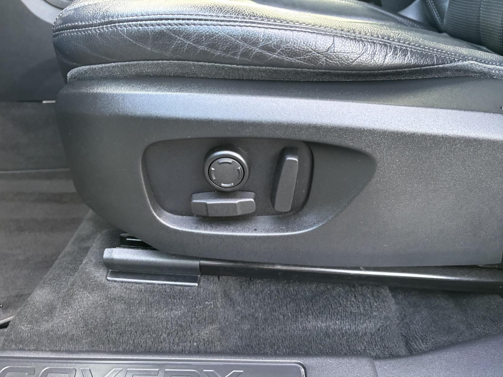 Land Rover Discovery Sport 2.0 TD4 HSE Black SUV 5dr Diesel Auto 4WD Euro 6 (s/s) (180 ps)