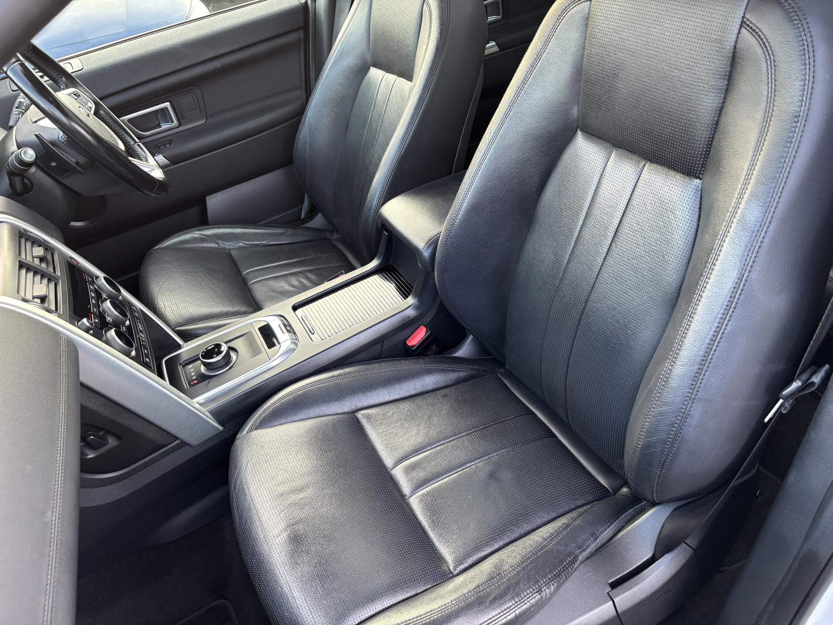 Land Rover Discovery Sport 2.0 TD4 HSE Black SUV 5dr Diesel Auto 4WD Euro 6 (s/s) (180 ps)