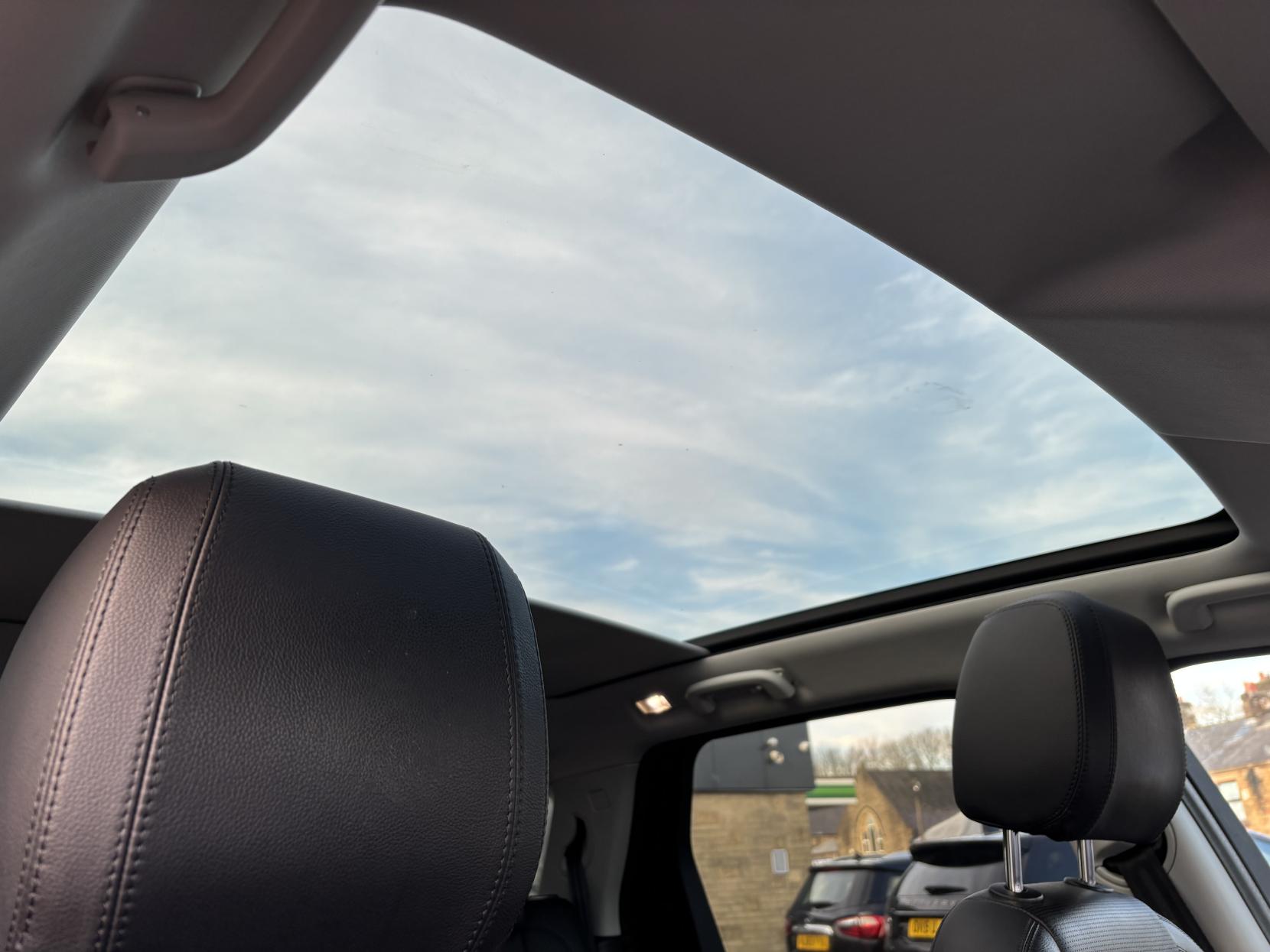 Land Rover Discovery Sport 2.0 TD4 HSE Black SUV 5dr Diesel Auto 4WD Euro 6 (s/s) (180 ps)