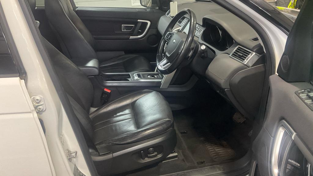 Land Rover Discovery Sport 2.0 TD4 HSE Black SUV 5dr Diesel Auto 4WD Euro 6 (s/s) (180 ps)