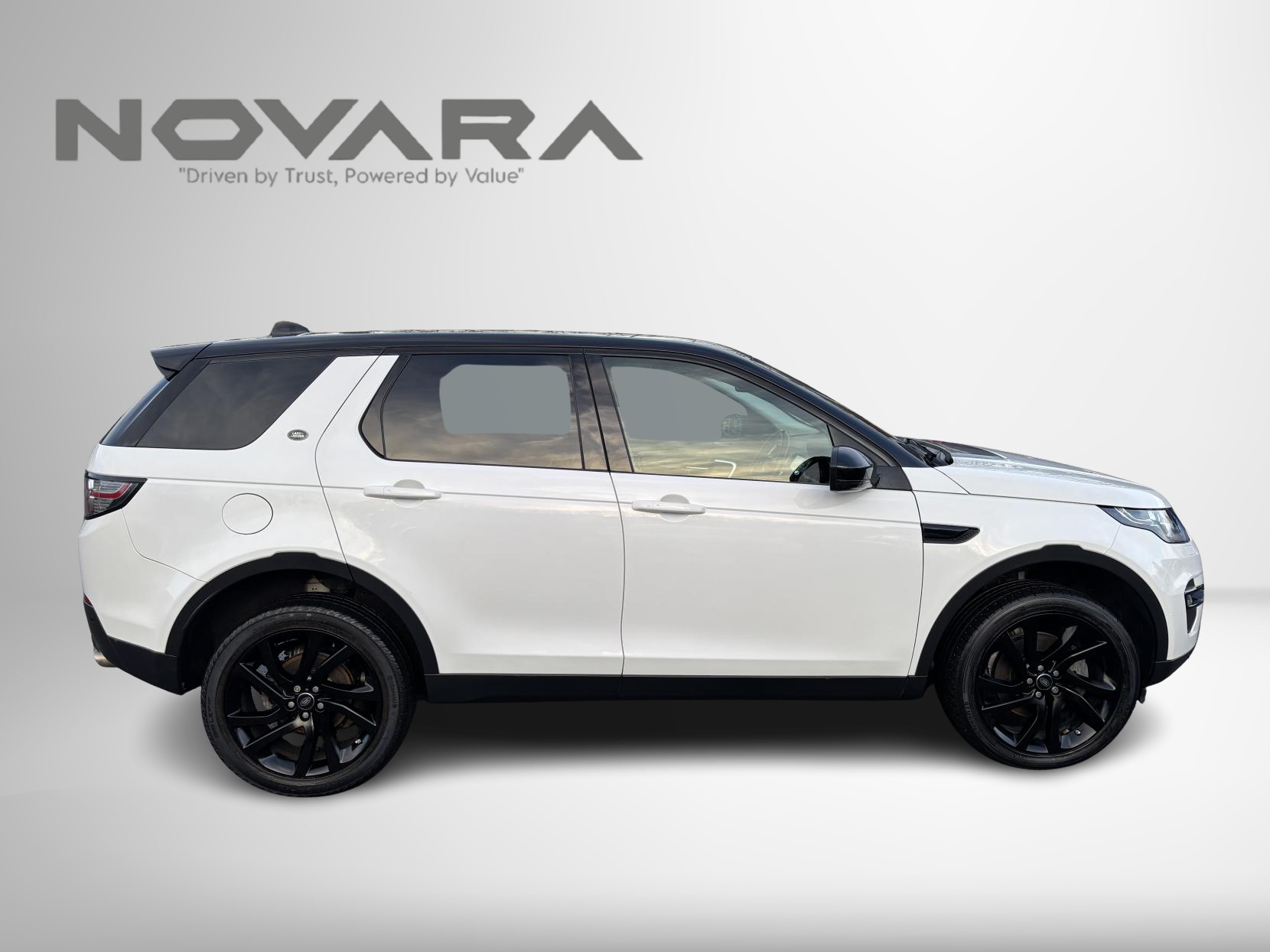 Land Rover Discovery Sport 2.0 TD4 HSE Black SUV 5dr Diesel Auto 4WD Euro 6 (s/s) (180 ps)