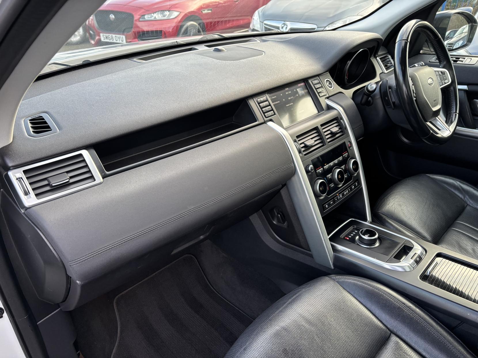 Land Rover Discovery Sport 2.0 TD4 HSE Black SUV 5dr Diesel Auto 4WD Euro 6 (s/s) (180 ps)