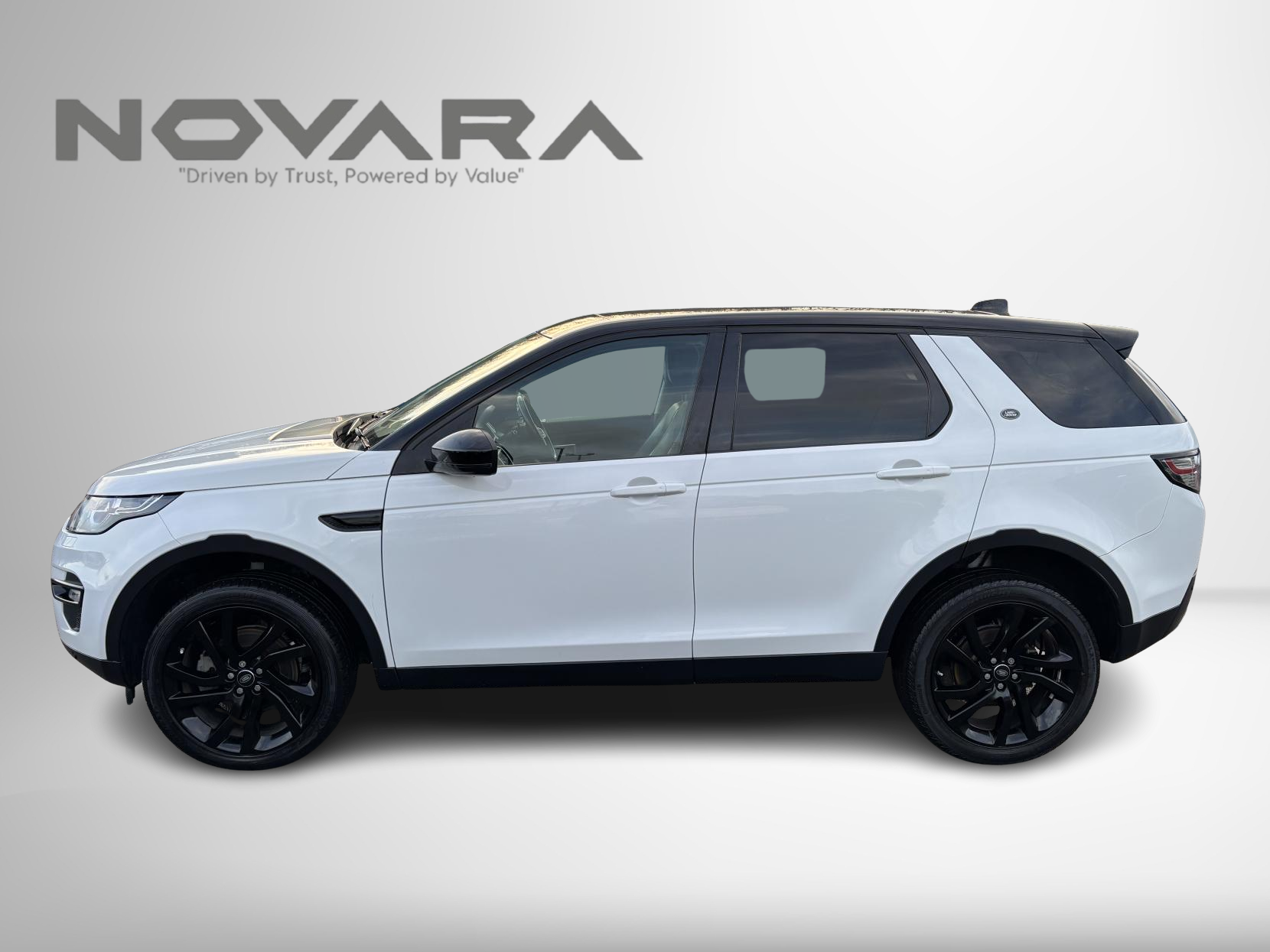 Land Rover Discovery Sport 2.0 TD4 HSE Black SUV 5dr Diesel Auto 4WD Euro 6 (s/s) (180 ps)
