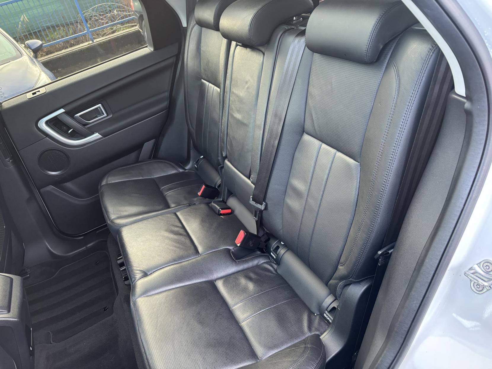 Land Rover Discovery Sport 2.0 TD4 HSE Black SUV 5dr Diesel Auto 4WD Euro 6 (s/s) (180 ps)