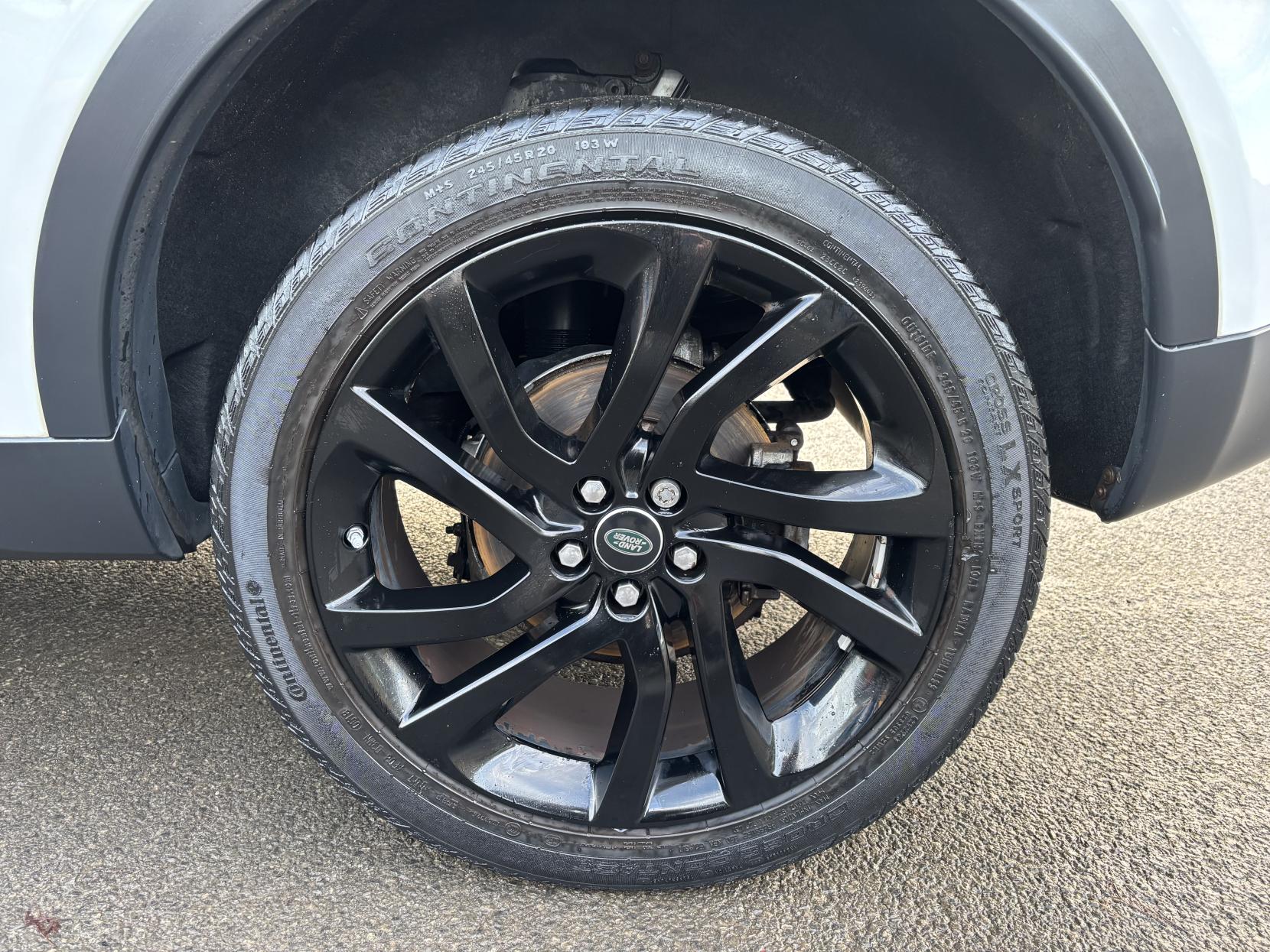 Land Rover Discovery Sport 2.0 TD4 HSE Black SUV 5dr Diesel Auto 4WD Euro 6 (s/s) (180 ps)