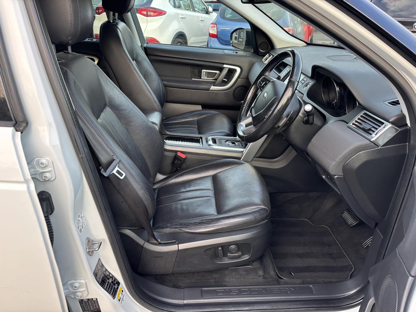 Land Rover Discovery Sport 2.0 TD4 HSE Black SUV 5dr Diesel Auto 4WD Euro 6 (s/s) (180 ps)