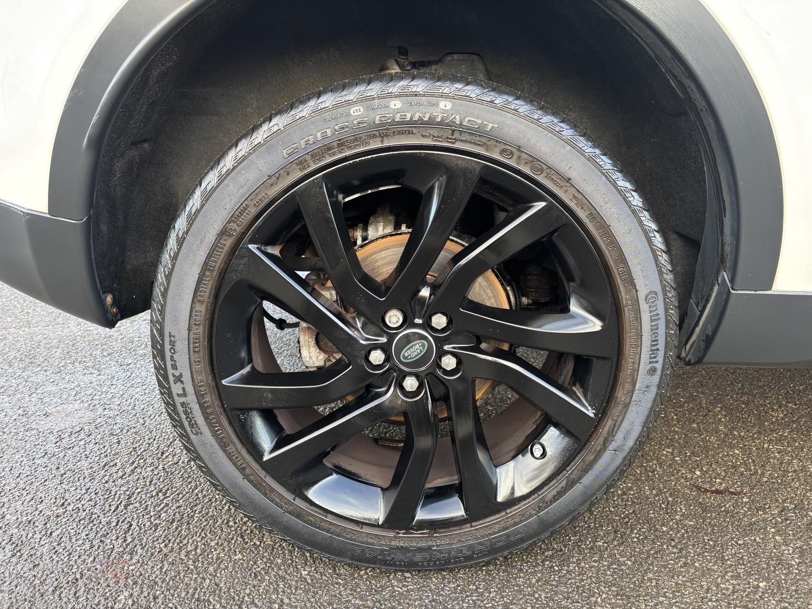 Land Rover Discovery Sport 2.0 TD4 HSE Black SUV 5dr Diesel Auto 4WD Euro 6 (s/s) (180 ps)