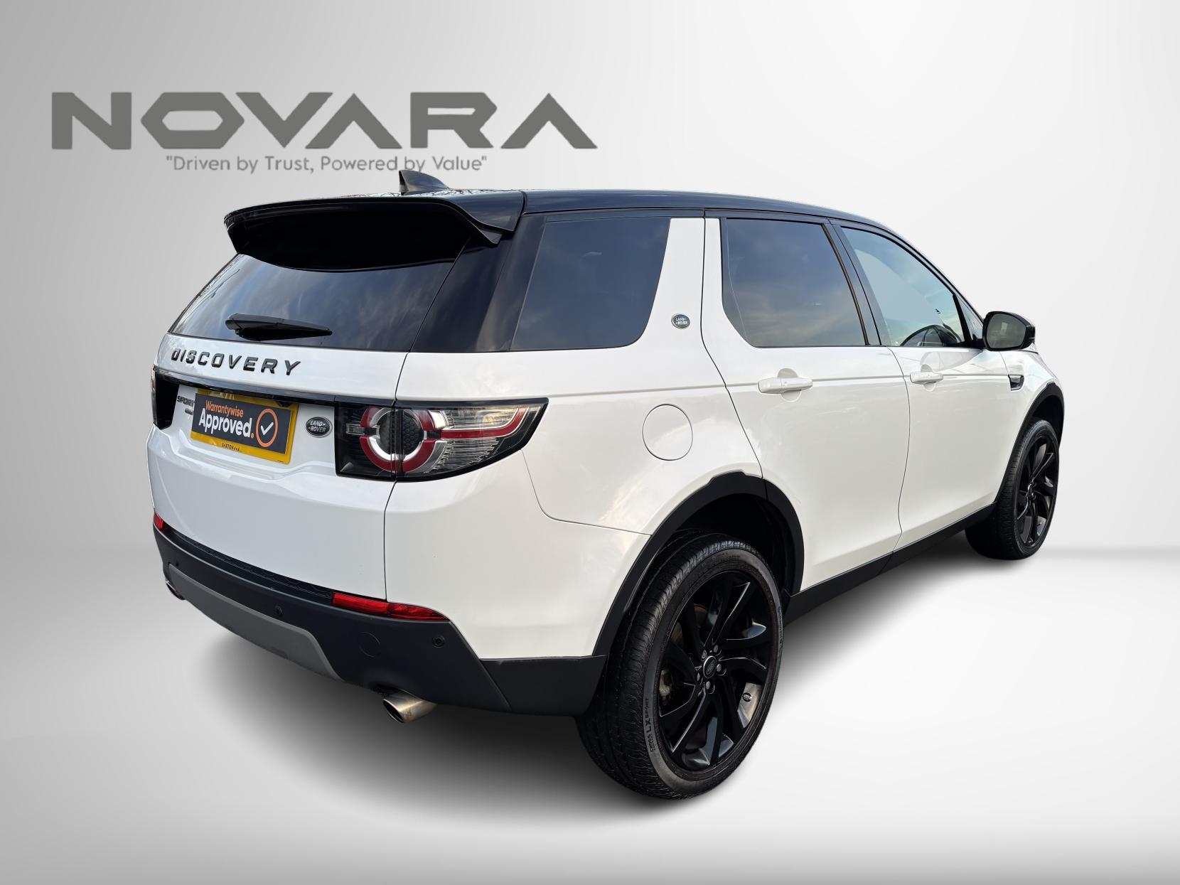 Land Rover Discovery Sport 2.0 TD4 HSE Black SUV 5dr Diesel Auto 4WD Euro 6 (s/s) (180 ps)