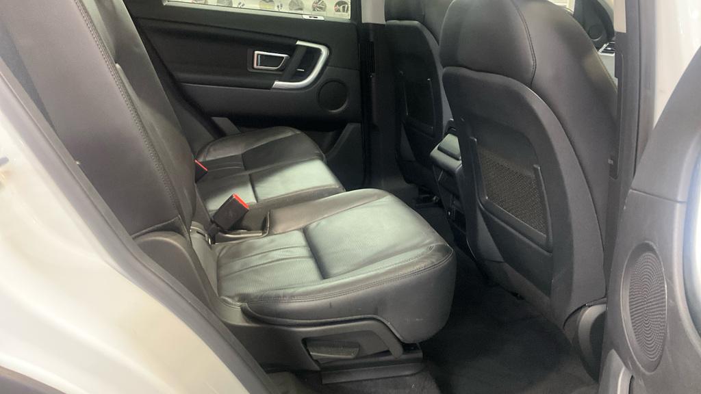 Land Rover Discovery Sport 2.0 TD4 HSE Black SUV 5dr Diesel Auto 4WD Euro 6 (s/s) (180 ps)