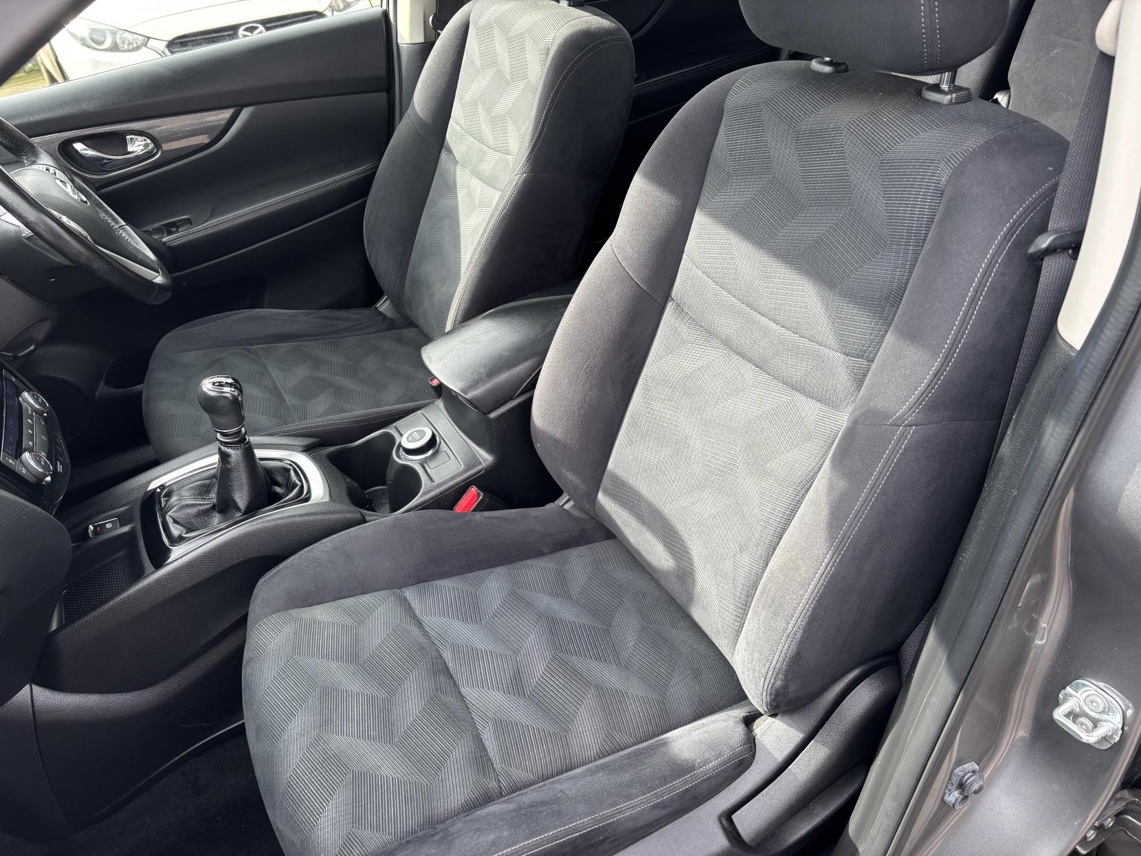 Nissan X-Trail 1.6 dCi n-tec SUV 5dr Diesel Manual 4WD Euro 6 (s/s) (130 ps)