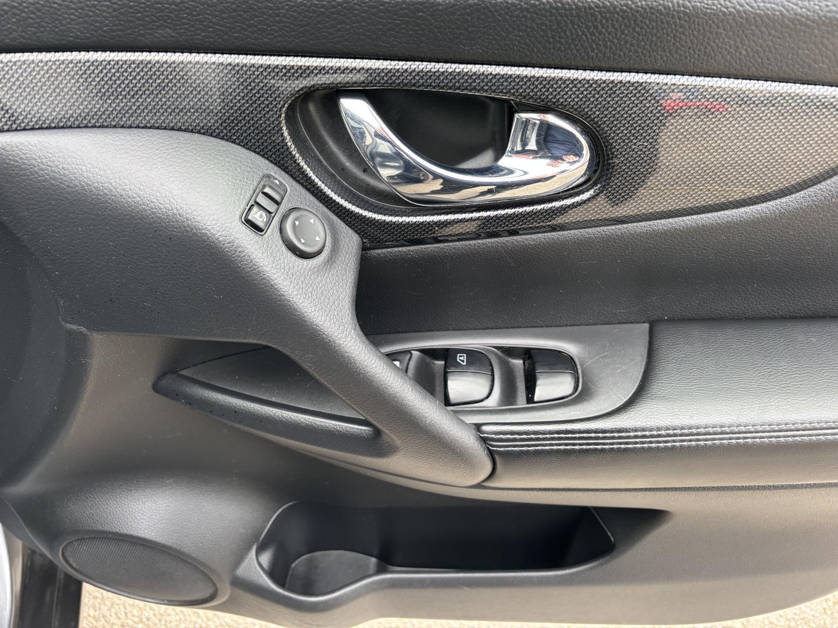 Nissan X-Trail 1.6 dCi n-tec SUV 5dr Diesel Manual 4WD Euro 6 (s/s) (130 ps)