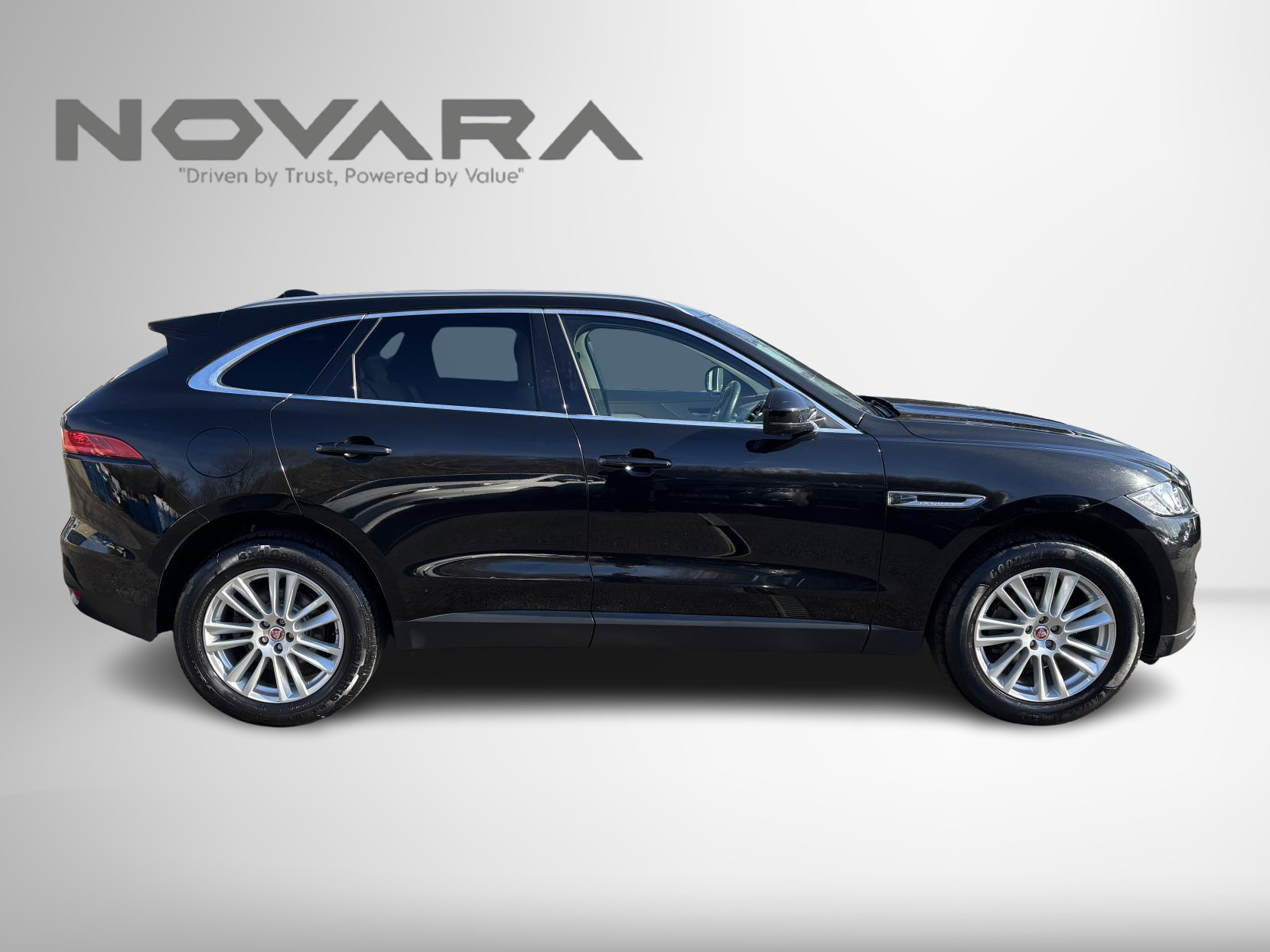 Jaguar F-PACE 2.0 D180 Portfolio SUV 5dr Diesel Auto AWD Euro 6 (s/s) (180 ps)
