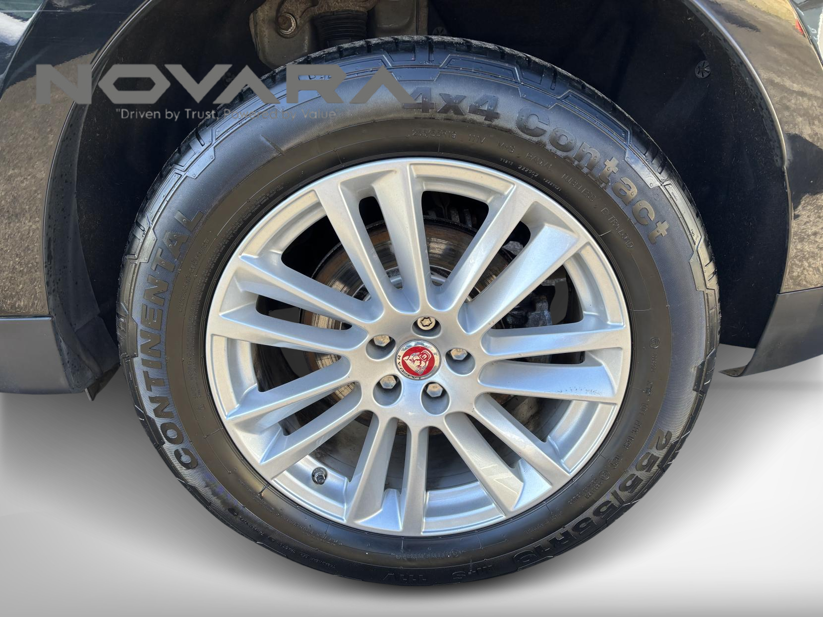 Jaguar F-PACE 2.0 D180 Portfolio SUV 5dr Diesel Auto AWD Euro 6 (s/s) (180 ps)