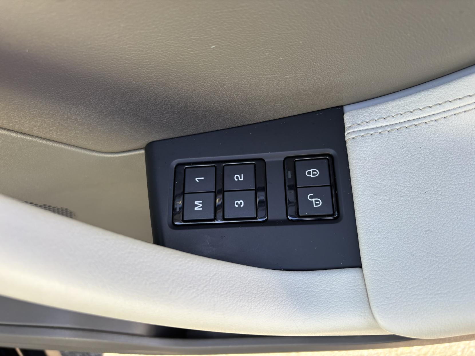 Jaguar F-PACE 2.0 D180 Portfolio SUV 5dr Diesel Auto AWD Euro 6 (s/s) (180 ps)