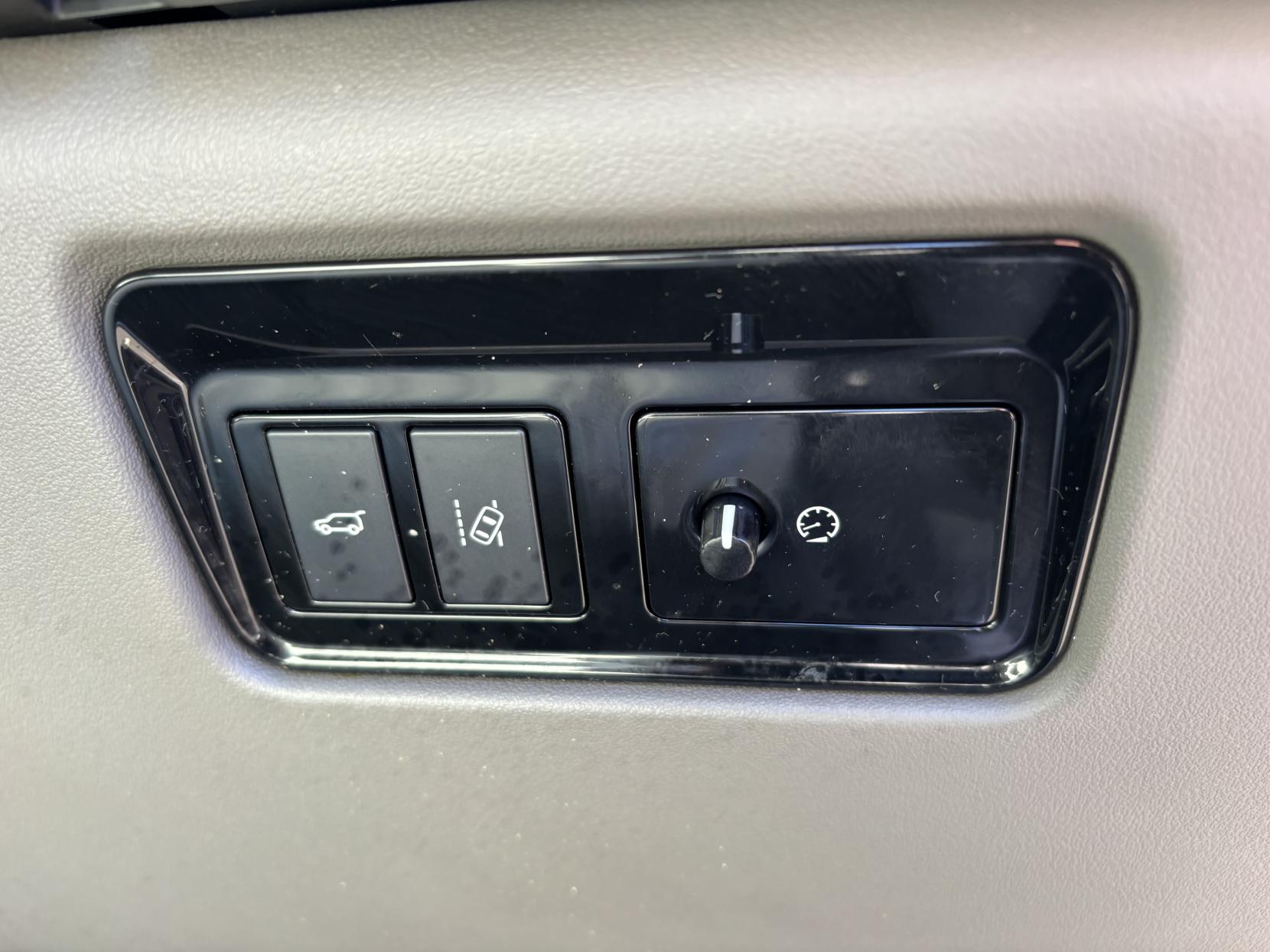 Jaguar F-PACE 2.0 D180 Portfolio SUV 5dr Diesel Auto AWD Euro 6 (s/s) (180 ps)