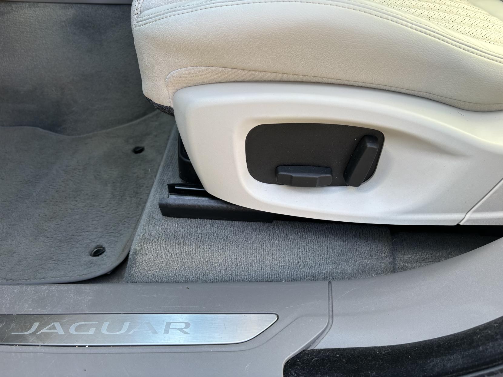 Jaguar F-PACE 2.0 D180 Portfolio SUV 5dr Diesel Auto AWD Euro 6 (s/s) (180 ps)