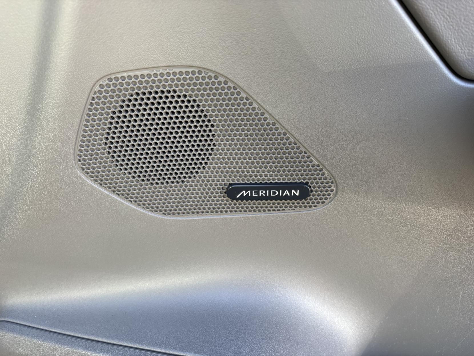 Jaguar F-PACE 2.0 D180 Portfolio SUV 5dr Diesel Auto AWD Euro 6 (s/s) (180 ps)