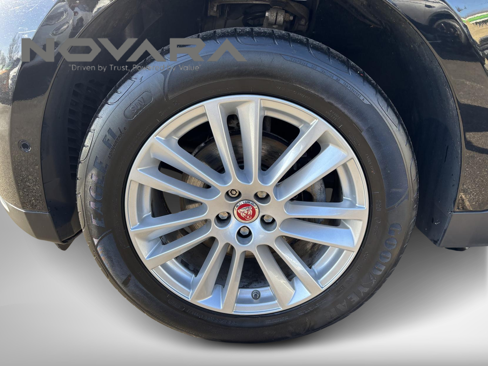 Jaguar F-PACE 2.0 D180 Portfolio SUV 5dr Diesel Auto AWD Euro 6 (s/s) (180 ps)